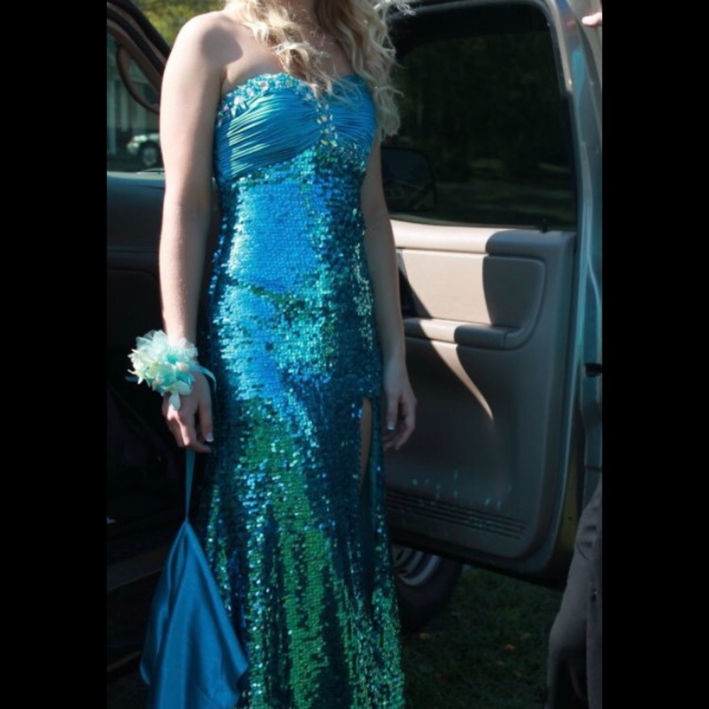 Shiny Sequined Prom Dress